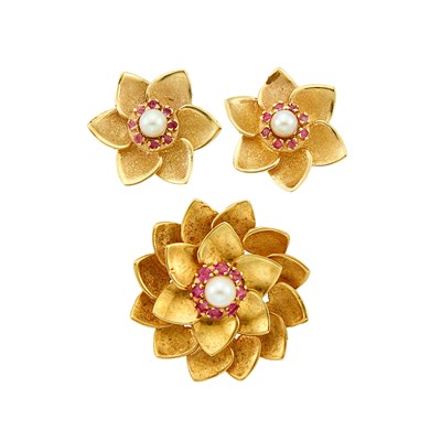 Lot 1081 - Pair of Gold, Pink Sapphire and Cultured Pearl Flower Earrings and Brooch