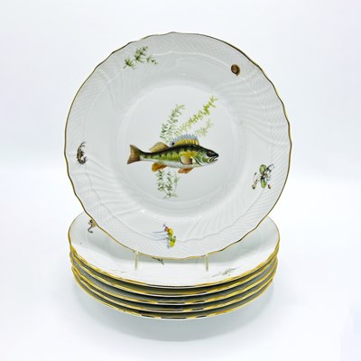 Lot 1143 - Set of Six Richard Ginori Porcelain Fish Plates