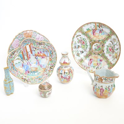 Lot 287 - Assortment of Chinese Enameled Porcelain Articles