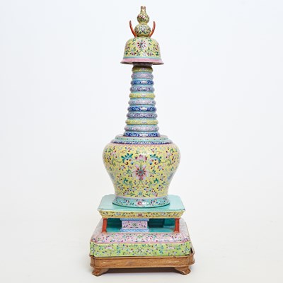 Lot 570 - Chinese Famille Rose Porcelain Stupa