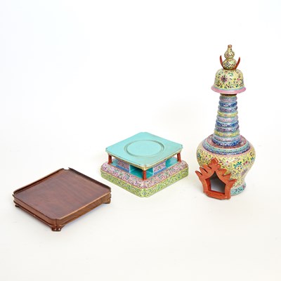 Lot 570 - Chinese Famille Rose Porcelain Stupa
