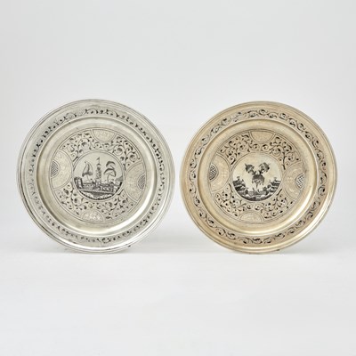 Lot 525 - Two Russian Silver-Gilt and Niello Dishes