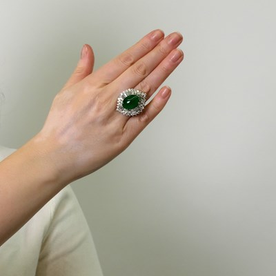 Lot 153 - White Gold, Jade and Diamond Ring