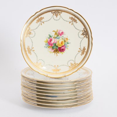 Lot 284 - Set of 10 Spode Gilt-Rimmed Porcelain Plates