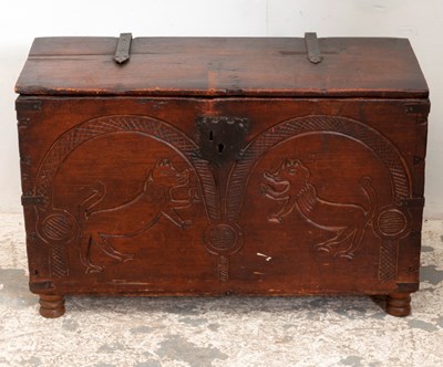 Lot 76 - Carved Wood Trunk