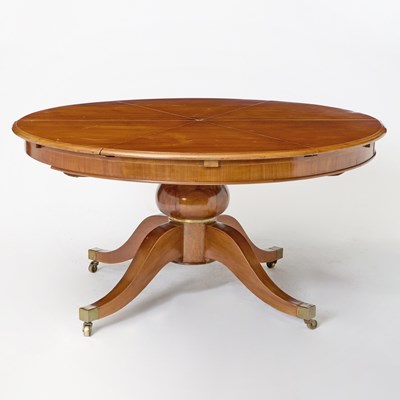 Lot 130 - George III Style Mahogany Jupe Dining Table