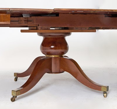 Lot 526 - George III Style Mahogany Jupe Dining Table