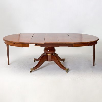 Lot 526 - George III Style Mahogany Jupe Dining Table