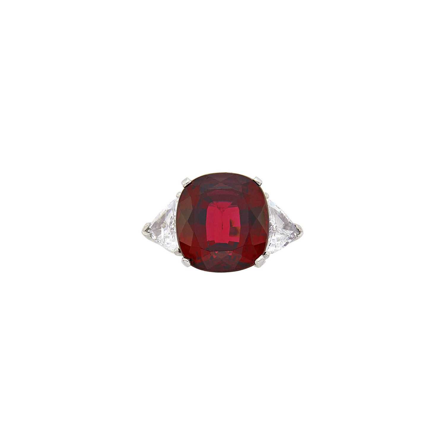 Lot 134 - Platinum, Garnet and Diamond Ring