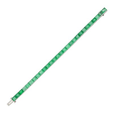 Lot 155 - Oscar Heyman & Brothers Platinum and Emerald Straightline Bracelet