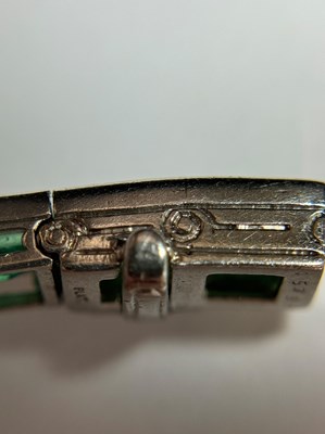 Lot 155 - Oscar Heyman & Brothers Platinum and Emerald Straightline Bracelet