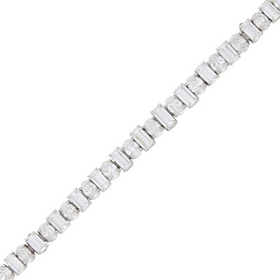 Lot 230 - Oscar Heyman & Brothers Platinum and Diamond Bracelet