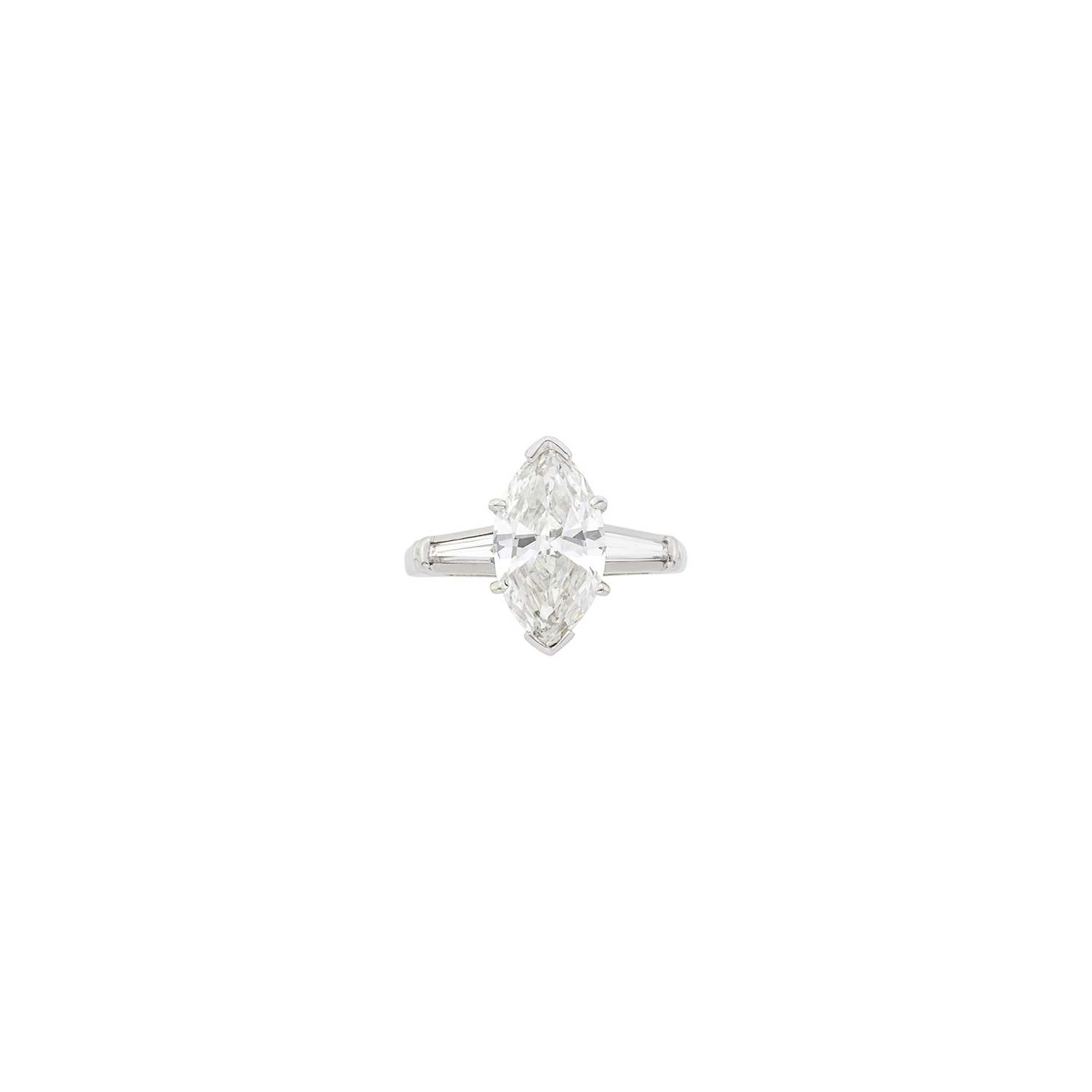 Lot 137 - Platinum and Diamond Ring