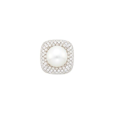 Lot 88 - Gold, Platinum, South Sea Cultured Pearl and Diamond Ring