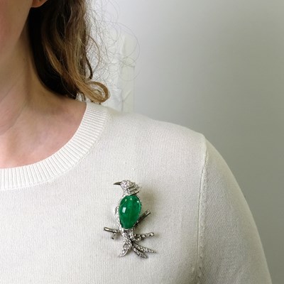 Lot 149 - Platinum, Emerald and Diamond Bird Clip-Brooch