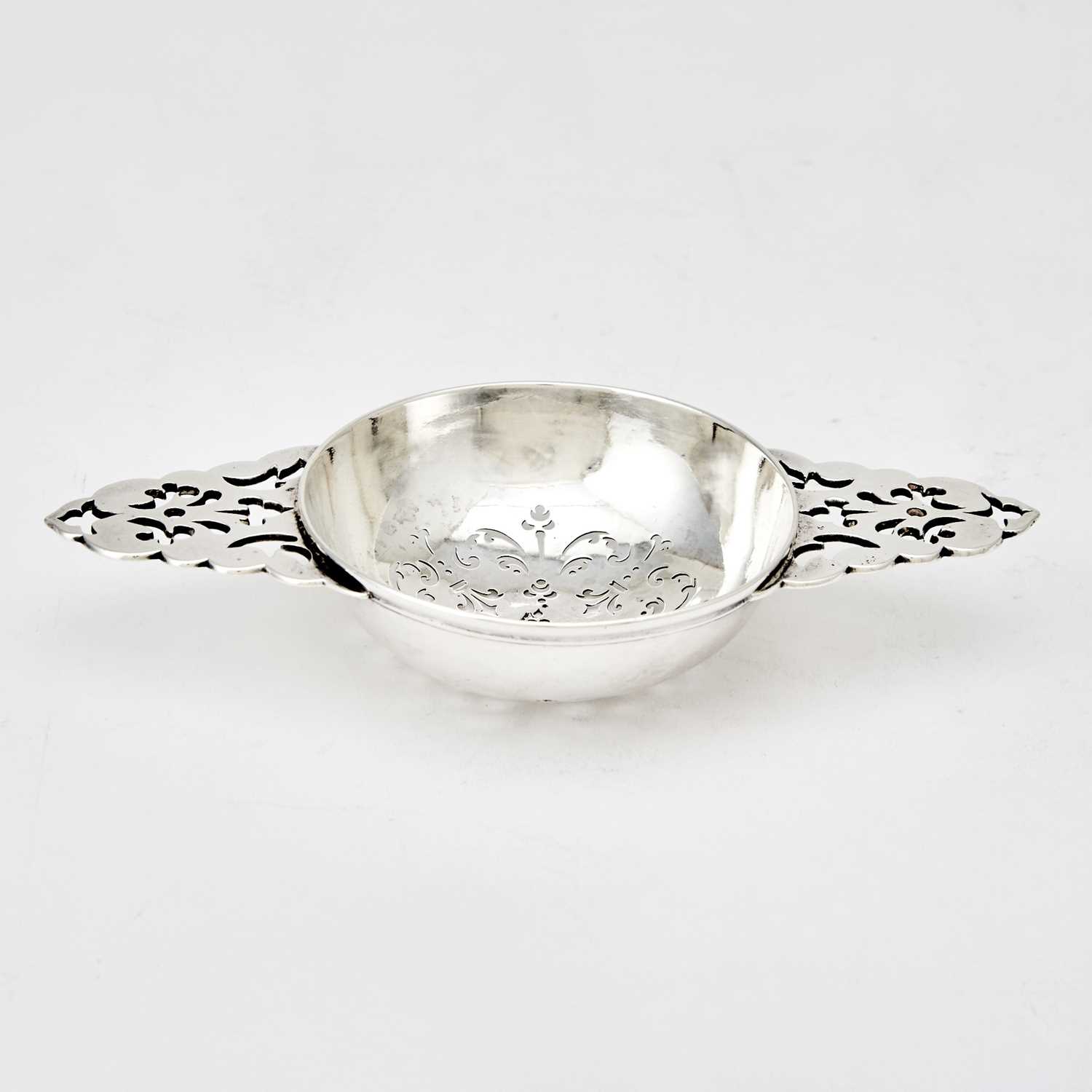 Lot 317 - Georgian Sterling Silver Punch Strainer