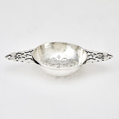 Lot 317 - Georgian Sterling Silver Punch Strainer