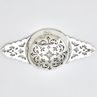 Lot 317 - Georgian Sterling Silver Punch Strainer