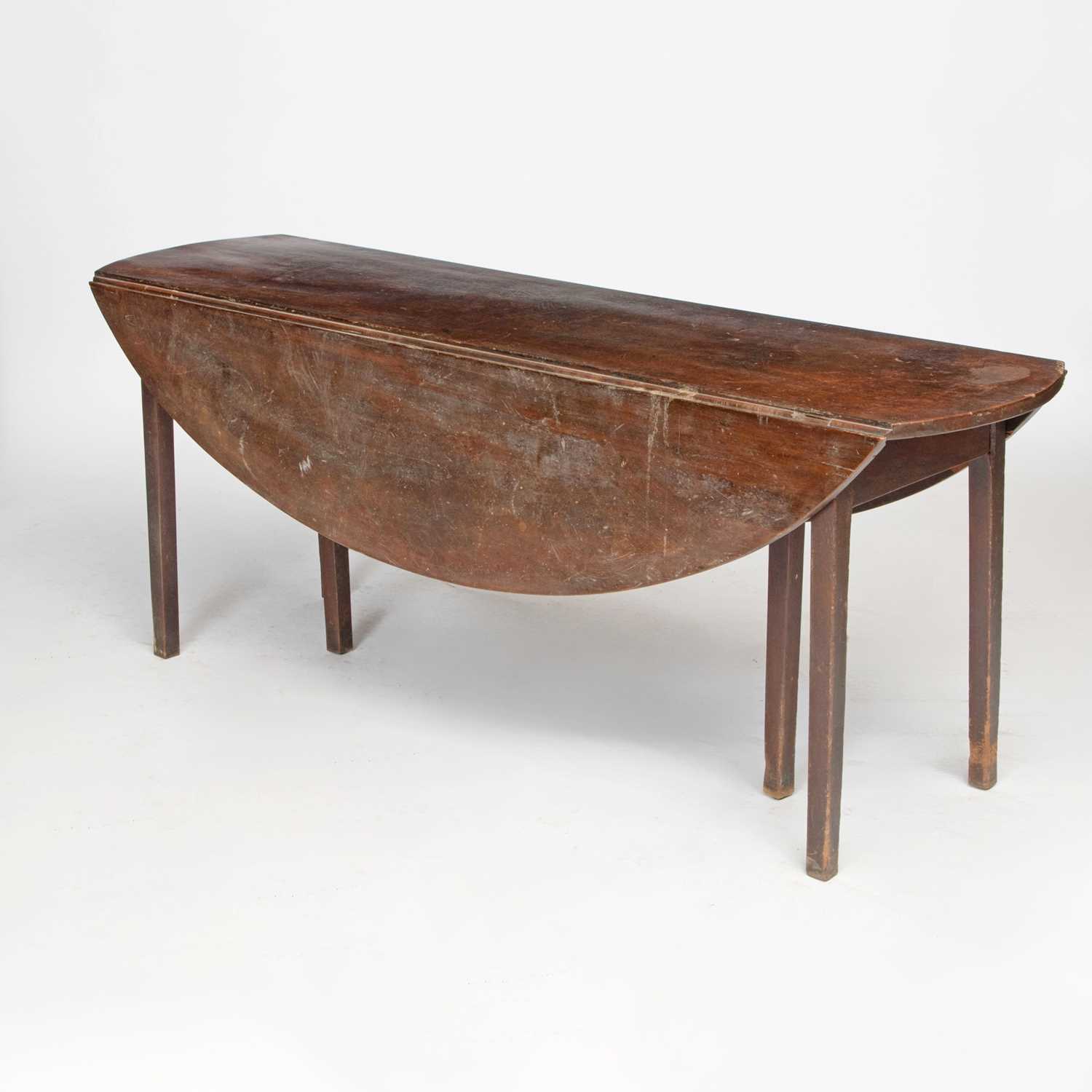 Lot 506 - George III Style Mahogany Hunt Table