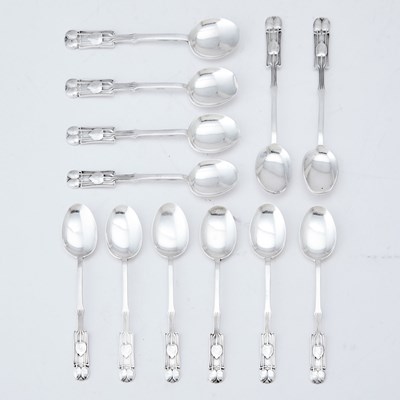 Lot 266 - Set of Twelve George V Sterling Silver "Medea" Pattern Teaspoons