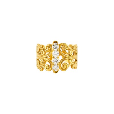 Lot 1079 - Gold and Diamond Ring