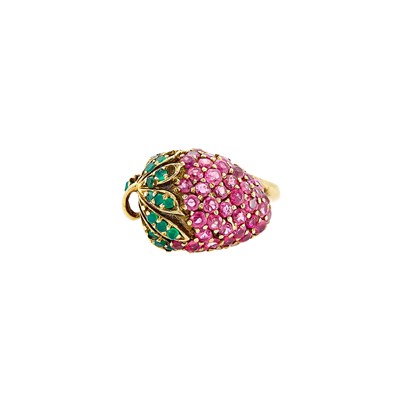 Lot 1056 - Gold, Ruby and Green Onyx Strawberry Ring