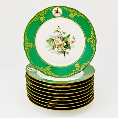 Lot 213 - Ten Porcelain Green Ground Botanical Plates