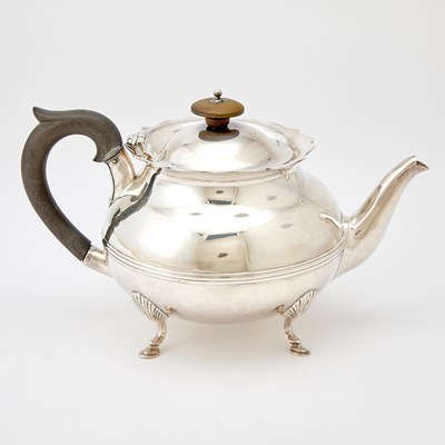 Lot 265 - Irish Victorian Sterling Silver Teapot