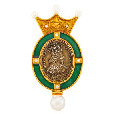 Lot Elizabeth Gage Gold, 'Pivoting Silver Coin', Diamond, Biwa and Semi-Baroque Cultured Pearl and Green Enamel Brooch