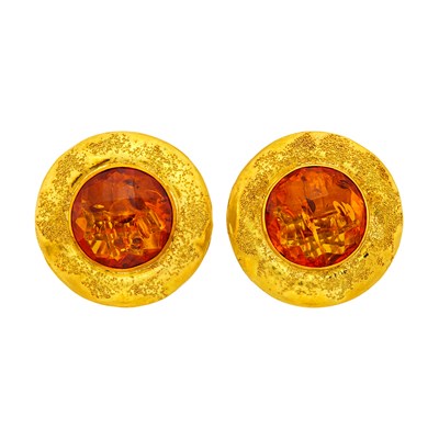 Lot 120 - Elizabeth Gage Pair of Gold and Amber Earrings