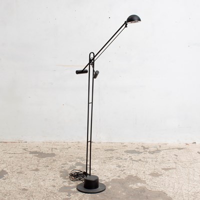 Lot 369 - Black Metal Cantilever Floor Lamp