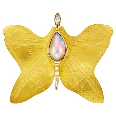 Lot 1005 - Michel Dravigny High Karat Gold, Gold, Gray Mabé Pearl and Diamond 'Papillonfleur' Pendant-Brooch