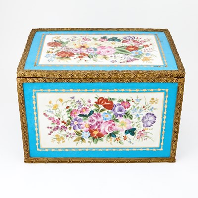 Lot 219 - French Sèvres Style Gilt-Bronze Mounted Porcelain Box