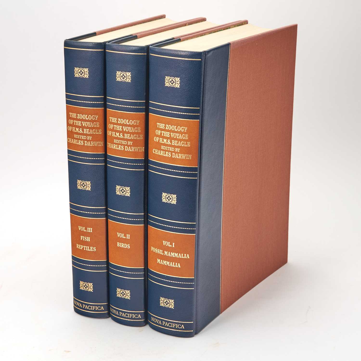Lot 50 - The fine Nova Pacifica facsimile of The Zoology of the Voyage of H.M.S. Beagle