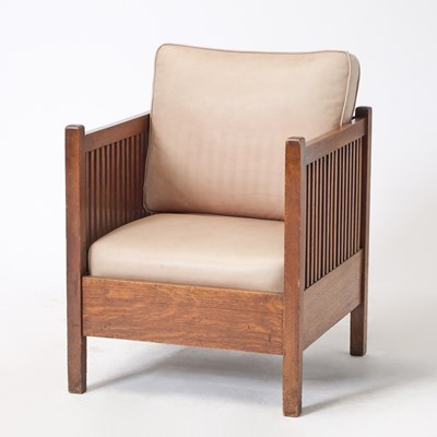 Lot 142 - Gustav Stickley Oak "Model 391" Spindle Cube Chair