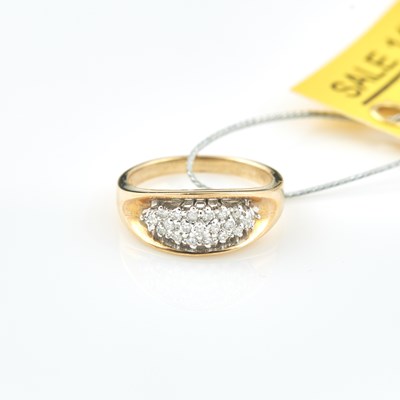 Lot 230 - Diamond Ring, 10K 3 dwt.