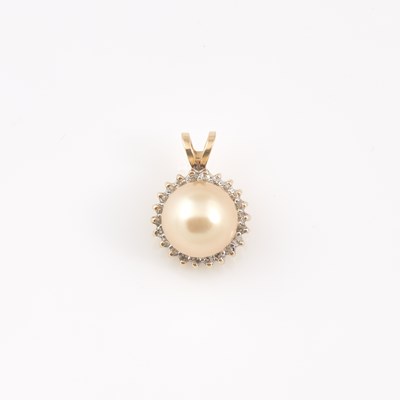 Lot 385 - Diamond and Bead Pendant, 14K 2 dwt. all