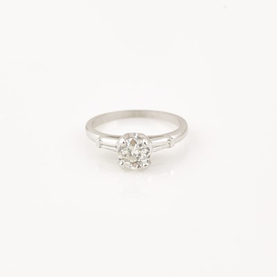 Lot 504 - Diamond Engagement Ring, 3 diamonds, center stone about 0.85 ct., Platinum 3 dwt., stone damaged