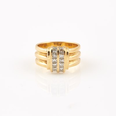 Lot 532 - Diamond Ring, 14 diamonds about 0.65 ct., 18K 5 dwt.