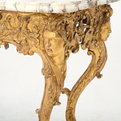 Lot 390 - Régence Giltwood Console