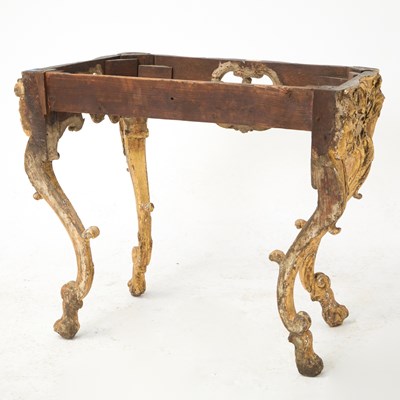 Lot 390 - Régence Giltwood Console