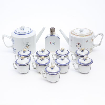 Lot 621 - Group of Chinese Export Porcelain Tea Articles