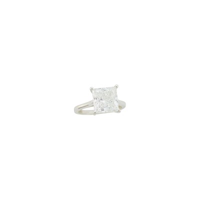 Lot 130 - Silver and Diamond Ring