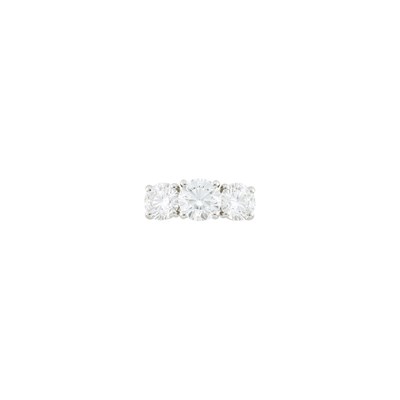 Lot 88 - Platinum and Diamond Ring