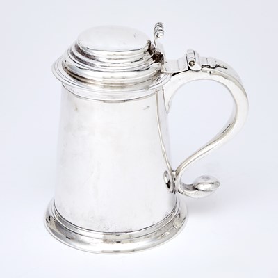 Lot 207 - American Colonial Silver Covered Tankard