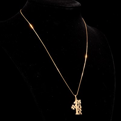 Lot 216 - 14KT Gold Pendent Necklace