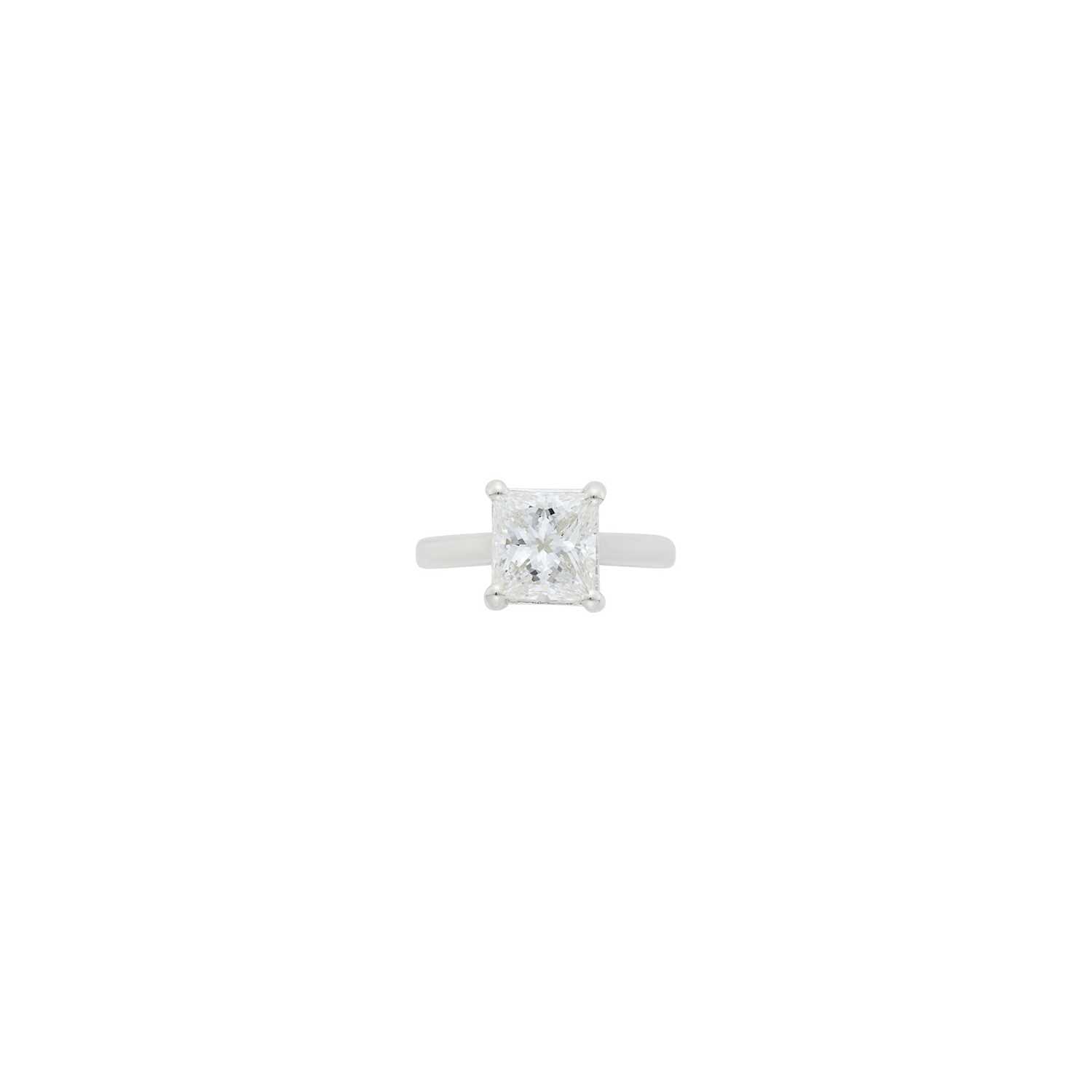Lot 61 - Silver and Diamond Ring