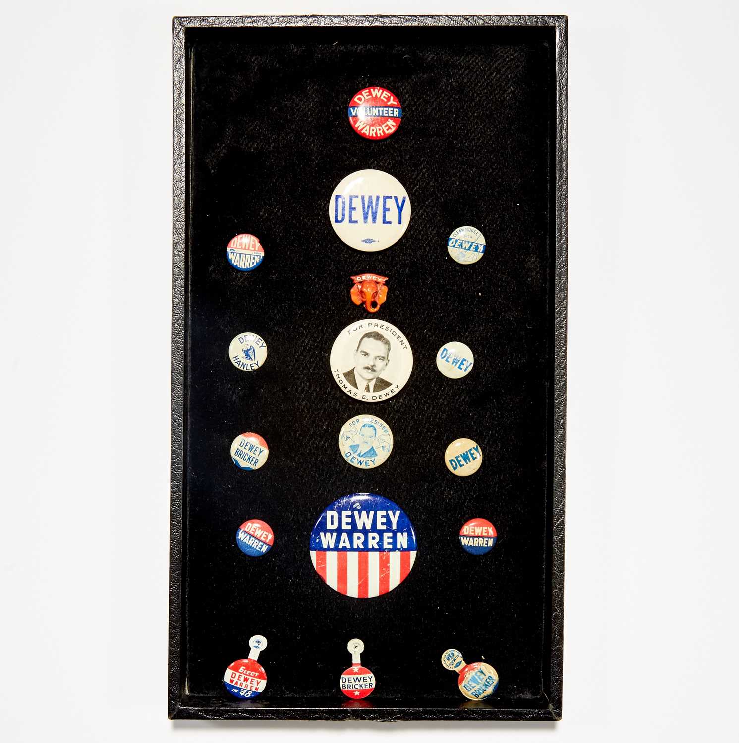 Lot 1043 - Political Collectibles: Thomas Dewey 1944 Campaign Buttons