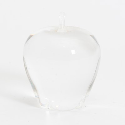 Lot 400 - Steuben Glass Apple-Form Paperweight