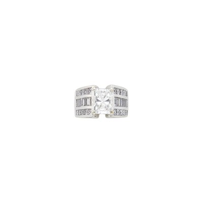 Lot 1183 - White Gold and Diamond Ring